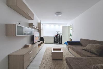 Apartament cu 4 camere decomandat, mobilat în Lipovei