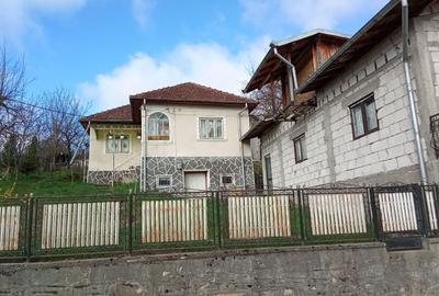 Casă cu 4 camere în Pucheni - 3