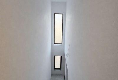 Casă cu 8 camere cu Teren 223 Mp în Radu Negru - 3