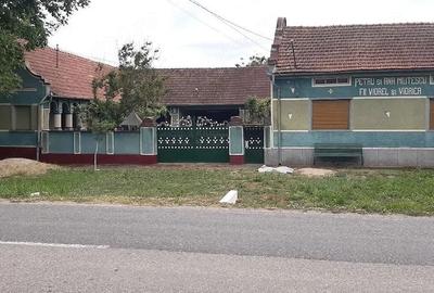 Casă cu 6 camere cu Teren 1234 Mp în Hitiaș - 1