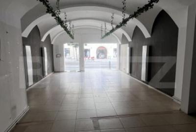Spațiu comercial, de 120 mp, în Central