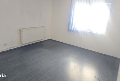 Spațiu comercial, de 74 mp, în Central - 12