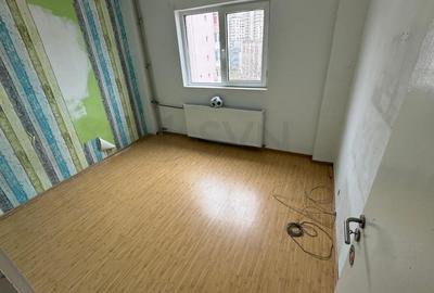 REA1023876 Apartament 2 Camere Metrou Lujerului Sector 6 Bloc 1980 de Vanzare - 2