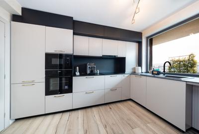 Apartament cu 3 camere decomandat, mobilat în Tractorul - 18