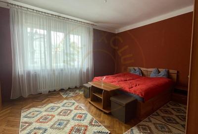 De Vanzare apartament in casa, Central - 5