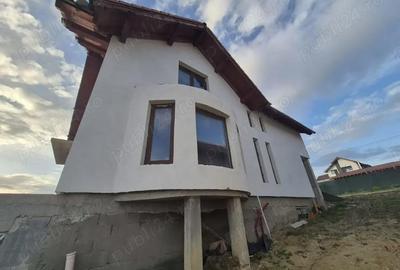 Casă cu 6 camere în Șura Mare - 4