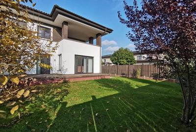 Oxford Gardens unfurnished/partially furnished 3 bedrooms villa - 1
