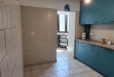 Apartament cu 3 camere decomandat în 1 Mai - 9