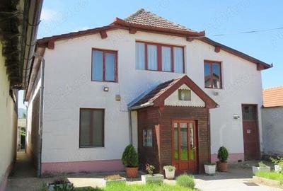 De vanzare casa mare P+M cu anexe in Beius - 1
