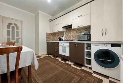 Apartament cu 2 camere decomandat în Soarelui