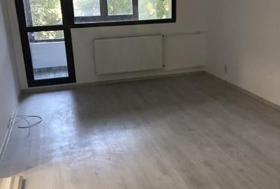 Apartament cu 3 camere semidecomandat în Drumul Taberei - 1