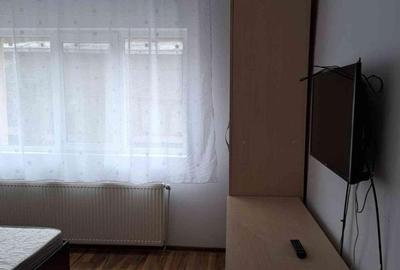 Metrou Eroii Revolutiei 7-8 minute - Garsoniera cocheta Parter Inalt TVA 0 - 1