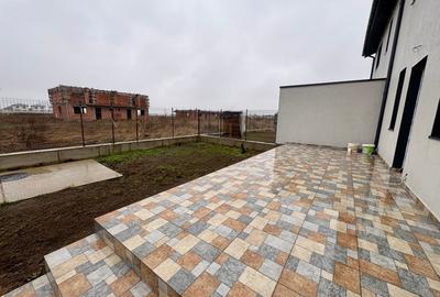 Duplex cu 4 camere cu Canalizare în Domnești - 1