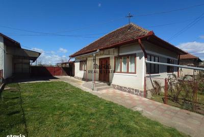 Casă cu 4 camere în Țebea - 2