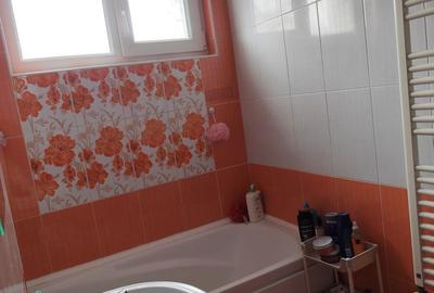 Apartament cu 3 camere semidecomandat în Central - 2