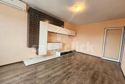 Apartament cu 3 camere decomandat în Micro 16 - 1
