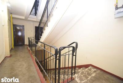 Apartament cu 2 camere decomandat în Calea București