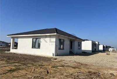 Casă cu 4 camere cu Teren 500 Mp în Sântandrei