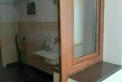 Vanzare Apartament 1 cam. cf.1 dec., parter cu balcon, suprafata totala 44.mp., Bld. Dorobantilor - 4