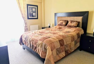 Apartament cu 3 camere semidecomandat în 13 Decembrie - 1
