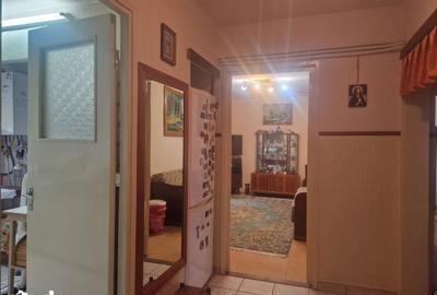 Apartament cu 3 camere decomandat în Vest