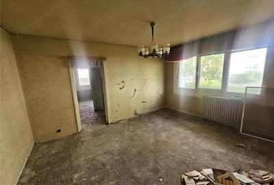 Apartament cu 2 camere semidecomandat în Micro I - 13