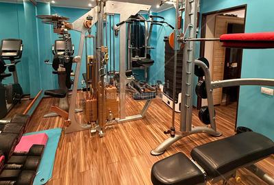 | Apartament cu 6 camere |  172 mp |  Mobilat si Utilat complet |  Faleza | - 9