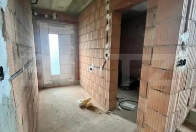 Casă cu 4 camere cu Teren 1000 Mp în Central - 8