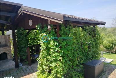 Casă cu 5 camere cu Teren 1000 Mp în Bucov - 1