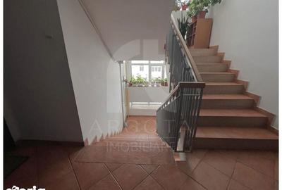 Apartament cu 4 camere în Marghiloman - 1