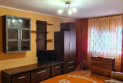 Apartament cu 2 camere decomandat în Micro 20 - 1