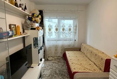 Apartament cu 3 camere în Decebal - 5