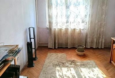 Vand ap. 3 camere + boxa si garaj - 2