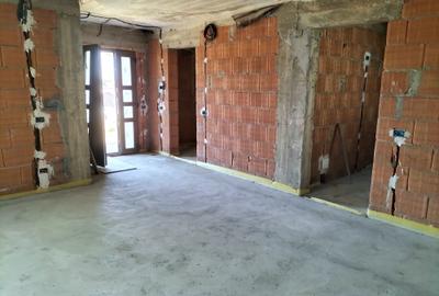 Casă cu 4 camere în Cordun - 2