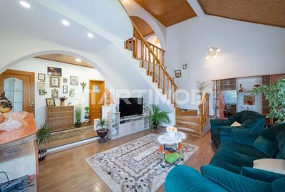 Casă individuală cu 5 camere cu Canalizare în Central - 35