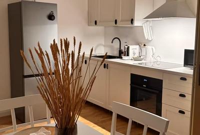 Casă individuală cu 6 camere cu Canalizare în Central - 2