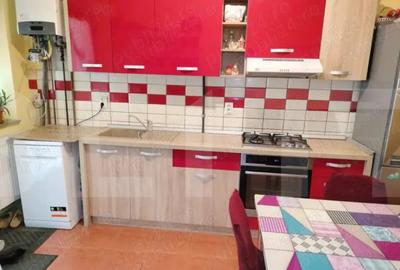 Casă cu 3 camere cu Canalizare în Central - 7