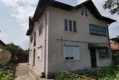 Casă cu 6 camere în Găești - 5