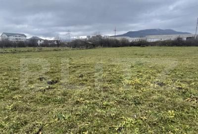 Teren de 2.760 mp, in zona excelenta, cu utilita?i ?i - 4