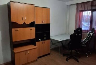 Apartament cu 3 camere, 65 mp, decomandat, zona Aurel Vlaicu - 3