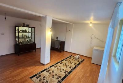 Casă cu 3 camere cu Teren 1000 Mp în Central - 3