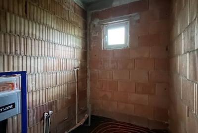 Casa individuala, 4 camere, 2 bai, 110 mp utili, 408mp teren in Utvin - 15