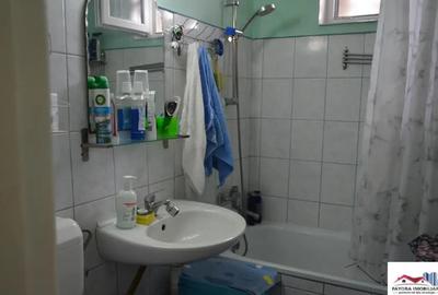 Apartament cu 3 camere decomandat în Tudor - 2