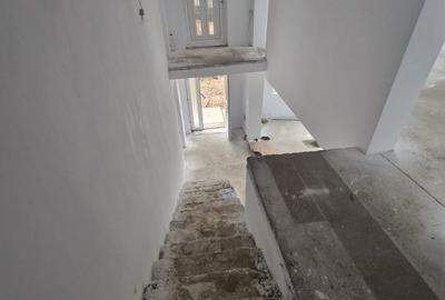 Casă cu 10 camere cu Canalizare în Centura - 3