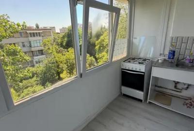 Apartament cu 3 camere semidecomandat în Central - 6