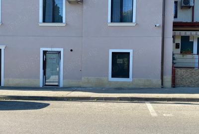 Spațiu comercial, de 65 mp, în Central - 2