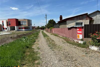 Case langa Primaria Saucesti - 2