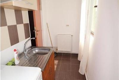 Garsoniera de vanzare in zona Penny Obor , etaj 3 (mansarda) - 7