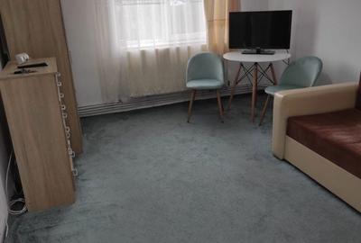 Garsonieră decomandată în Central