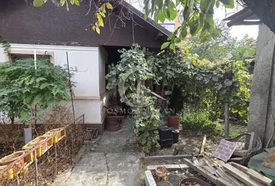 Casă individuală cu 3 camere cu Canalizare în Broșteni